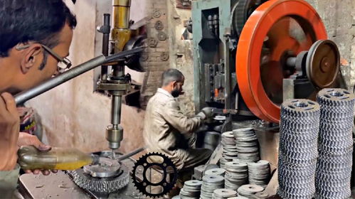 巴基斯坦零件加工厂,里面工人师傅个个技术强悍,产品质量过硬