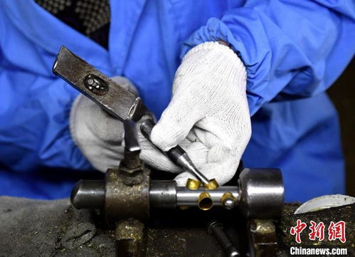 河北武强乐器手艺人400余道工序制作小号凤凰网河北 凤凰网