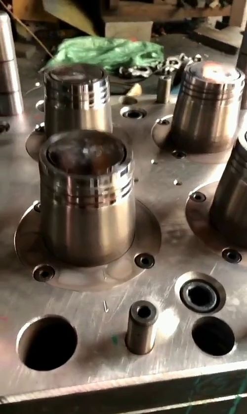 工厂机械加工 老师傅的技术真是太精湛了