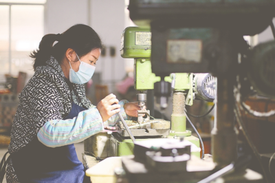 武强县产业扶贫新路径 乐器与配件销售助力脱贫户稳定增收